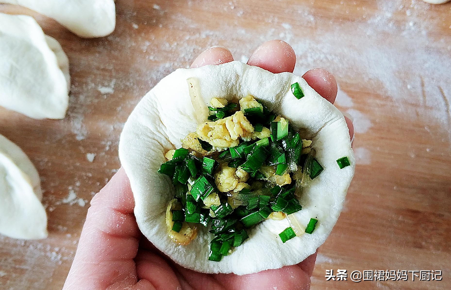 想要做出的水煎包焦香酥脆、蓬松喧软,注意这2点,一定不会失败