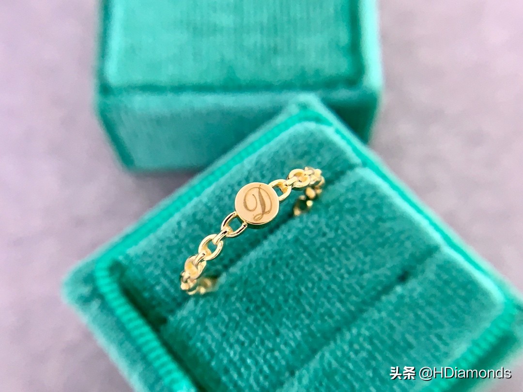 适合春夏的贵气感首饰,多彩首饰点缀细节不经意的时尚感