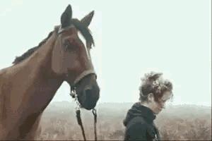 为什么加油站要24小时上班,为什么加油站一个工资1800