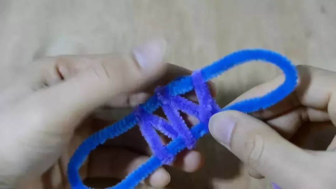 毛根扭扭棒手工制作过程图文,毛根扭扭棒手工制作教程过程图文