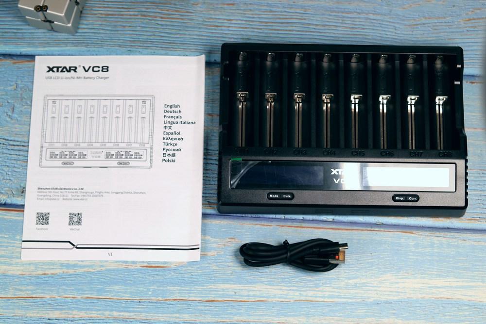 要痛痛快快地玩，就得配上这个8槽充电器才行