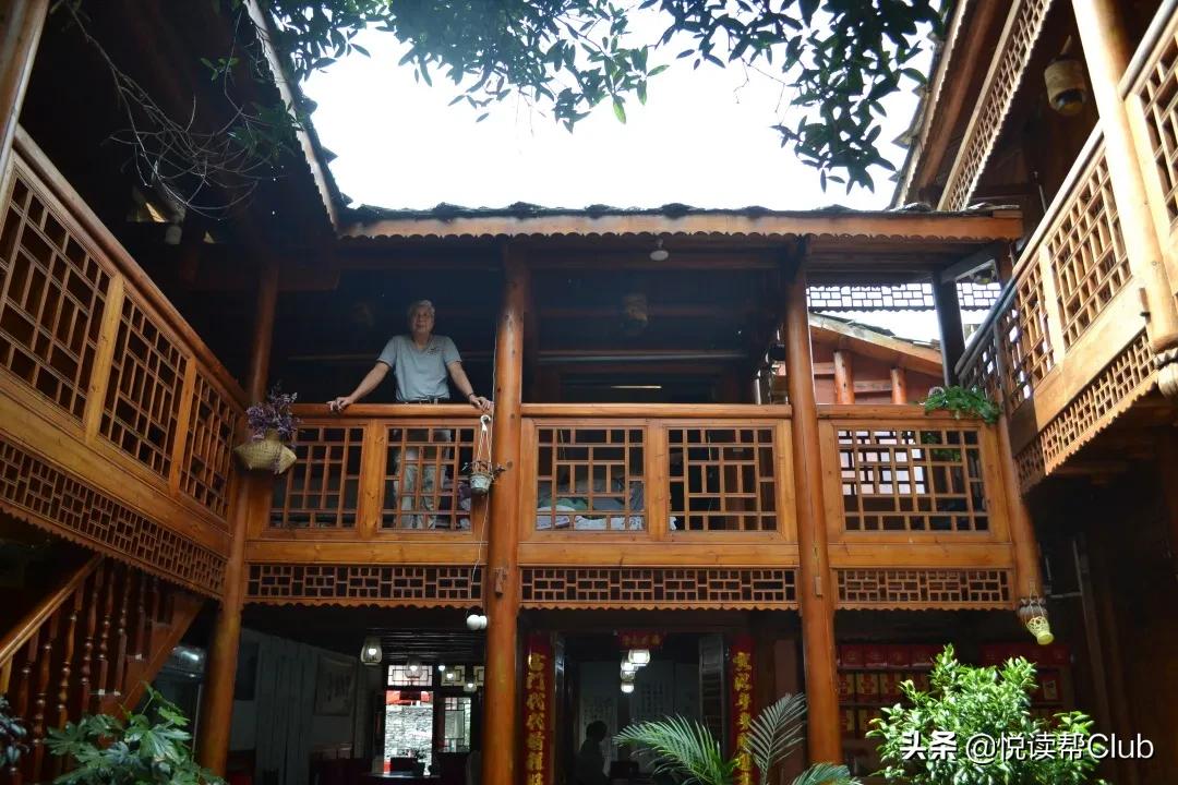 画家笔下的偏岩古镇,一位画家笔下的美丽乡愁