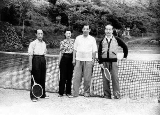 张学良台湾囚禁生活怎样度过的,张学良在台湾囚禁生活怎样度过的