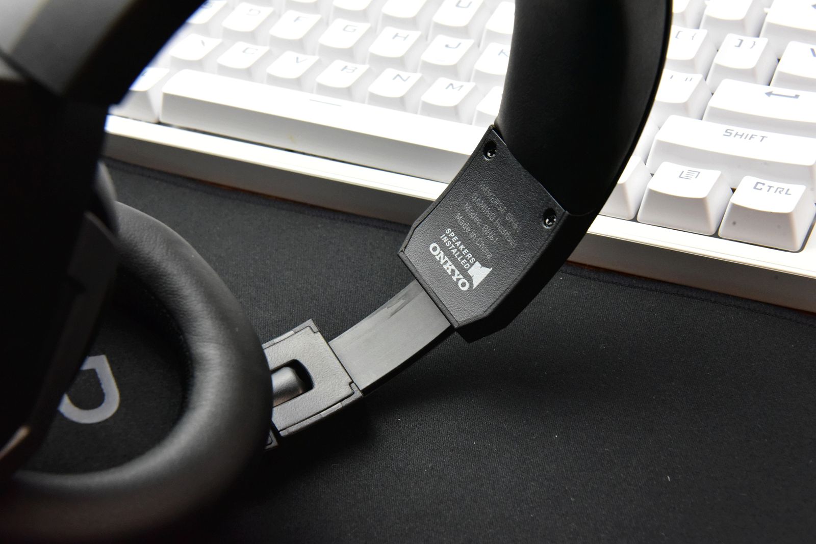 很久不见的安桥现身了,作微星耳机的配角发力电竞