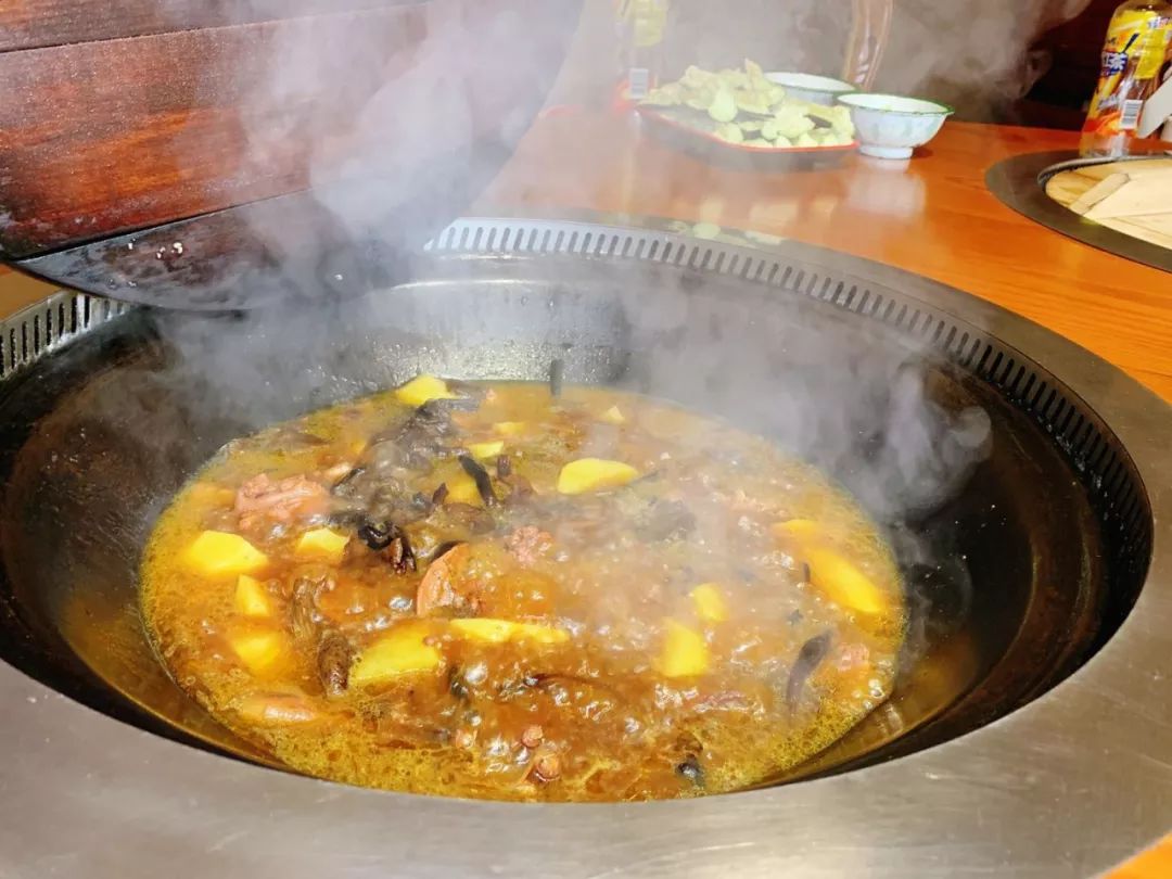 东北纯正灶台铁锅,正宗东北柴火铁锅