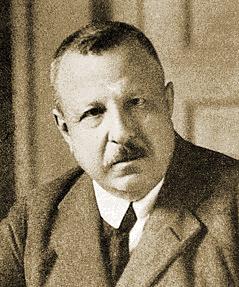 表现论美学家引人深思的艺术论“正反题”