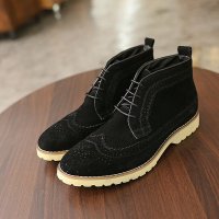 入手两款马丁靴纠结选哪个,大家都推荐的马丁靴是哪款