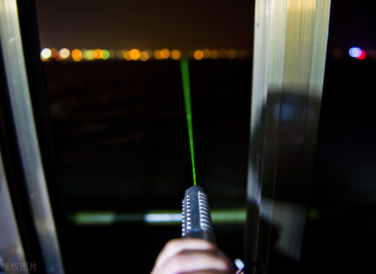 儿科医生总结的常见儿童“危险品”，磁力珠、热水袋、电话手表位列其中，你家小孩有这些物品吗？