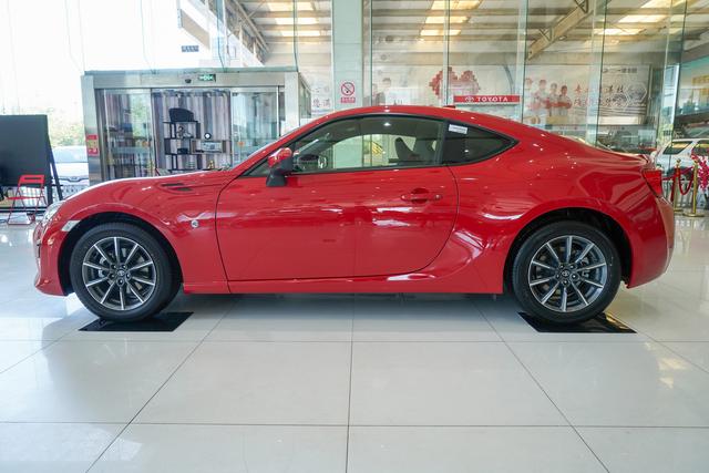 跑车丰田86,丰田86跑车多少钱落地