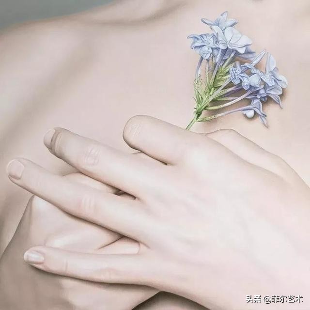 美女画家画美女，怎么看怎么美，看着她的画呼吸都要停滞了