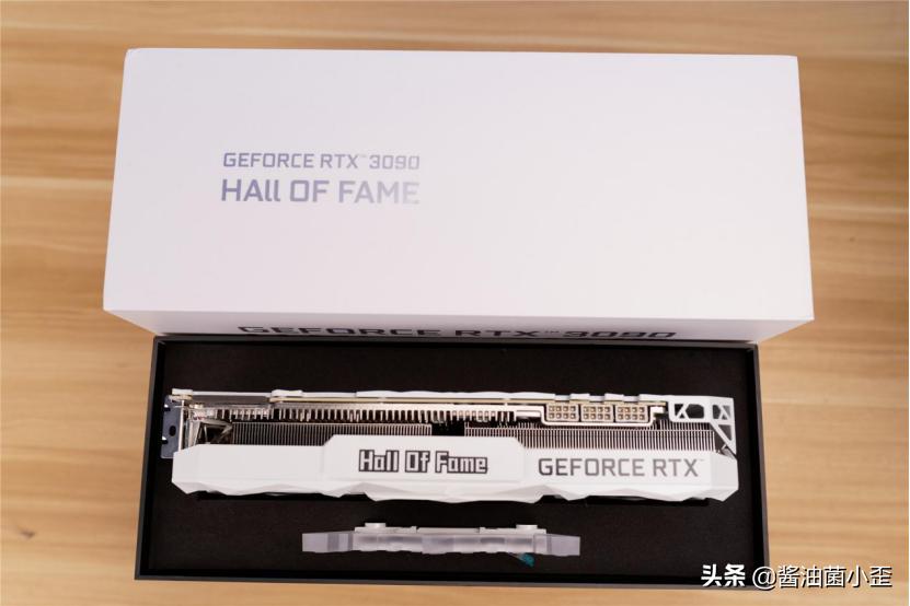 影驰rtx3090金属大师尺寸,影驰20周年纪念版rtx4090显卡开箱