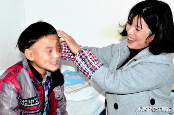 宁强县中心敬老院副院长刘彩燕,宁强养老院刘彩燕