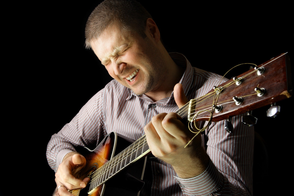 儿童学古典吉他还是民谣吉他,儿童学民谣吉他还是古典吉他