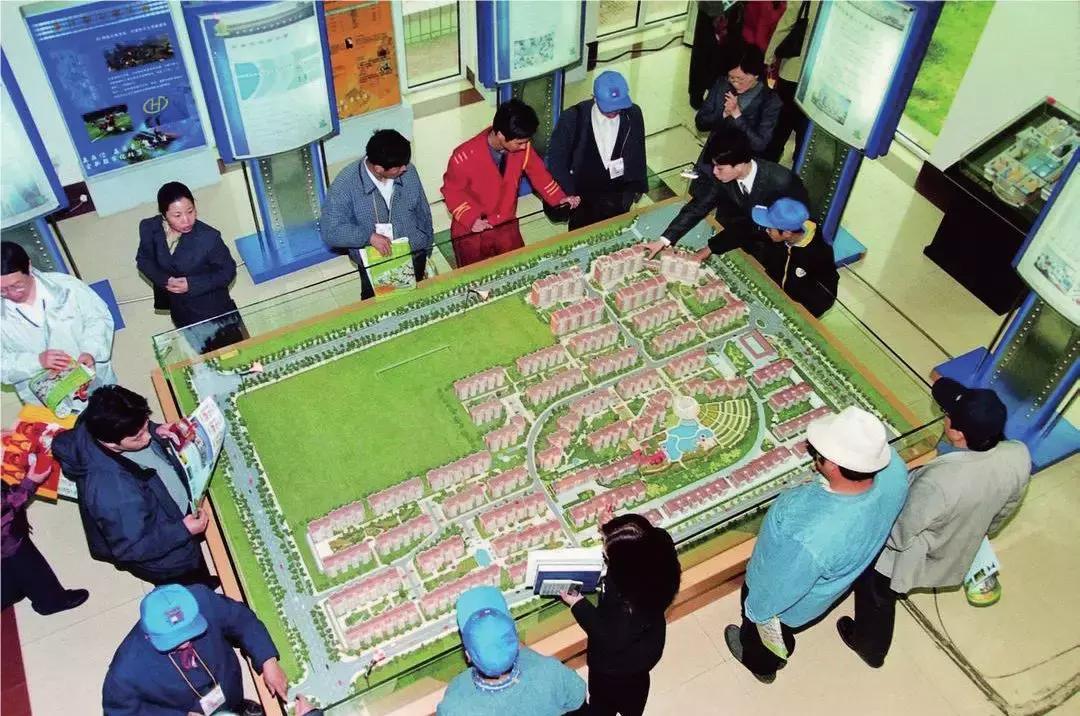 70张照片合集视频,70年衣食住行对比图