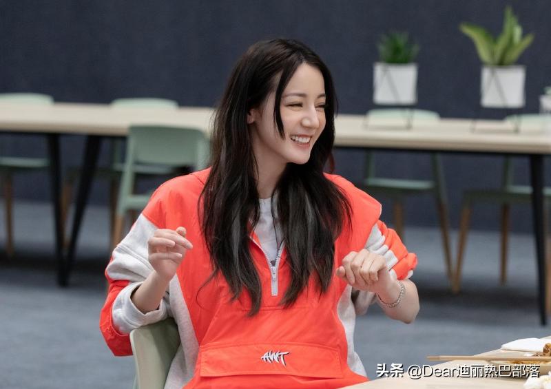 迪丽热巴创造营跳舞2018,迪丽热巴在创造营跳主题曲