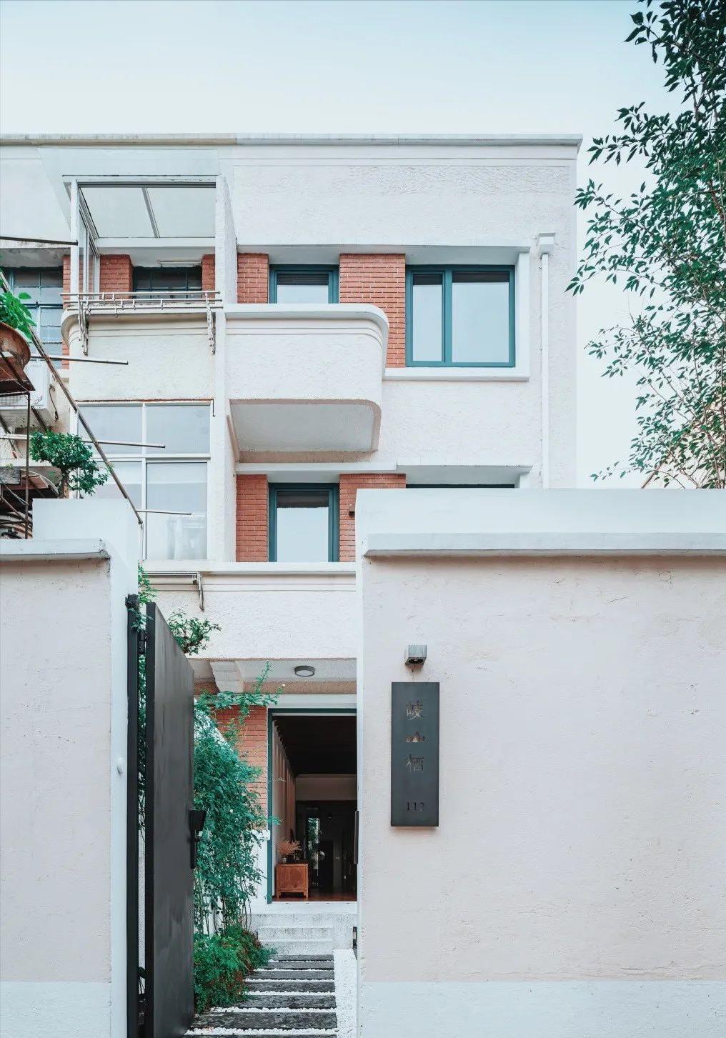 百年老宅的硬核改造全记录,百年老宅惊艳改造