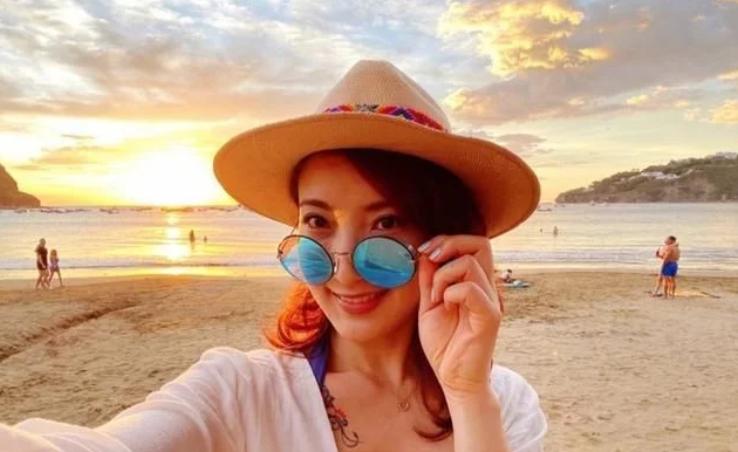 陈赫前妻海边写真,陈赫前妻旅游照