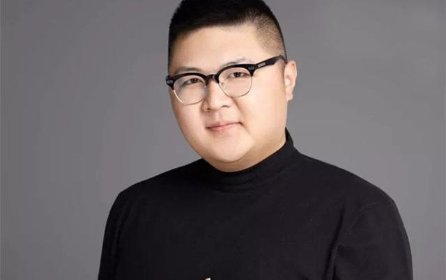 自古套路得人心！被称感情猴的他，为何能得众多美女网红“宠爱”