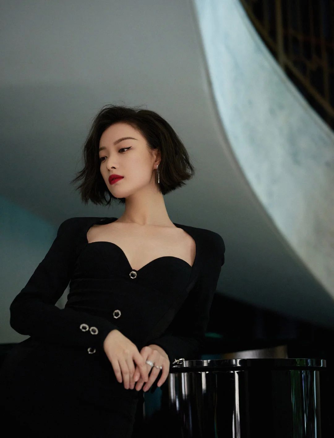 大圆脸真适合剪到下巴齐的短发吗,倪妮方形脸适合的发型