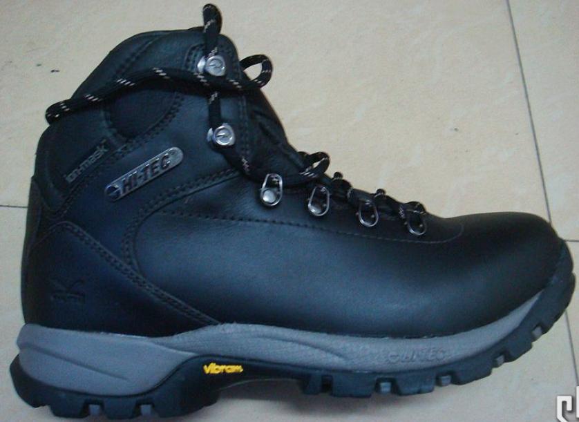 喜新不厌旧:一天一双靴子一个造型,除夕到初六各场合全适配