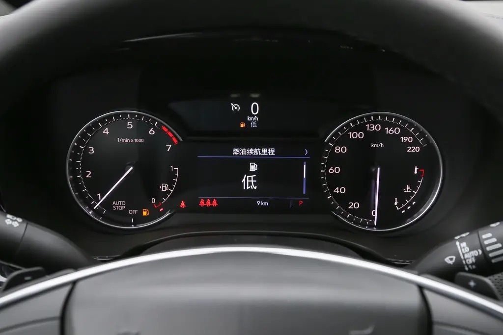 凯迪拉克xt5仪表不动导航黑屏,凯迪拉克xt5仪表盘绿色小汽车符号