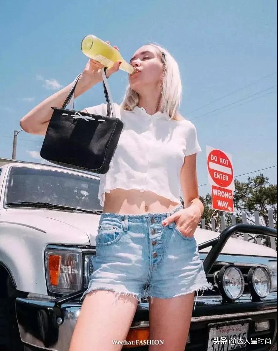 别再穿卫衣了今春这么穿才时髦,杨幂赵露思同款袄