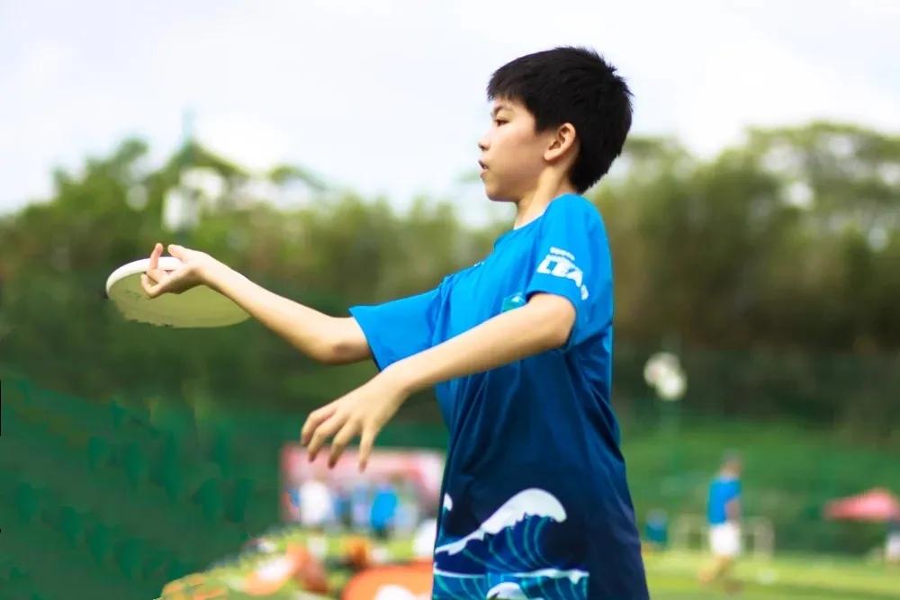 飞盘的4种基本扔法玩法,盘不落地