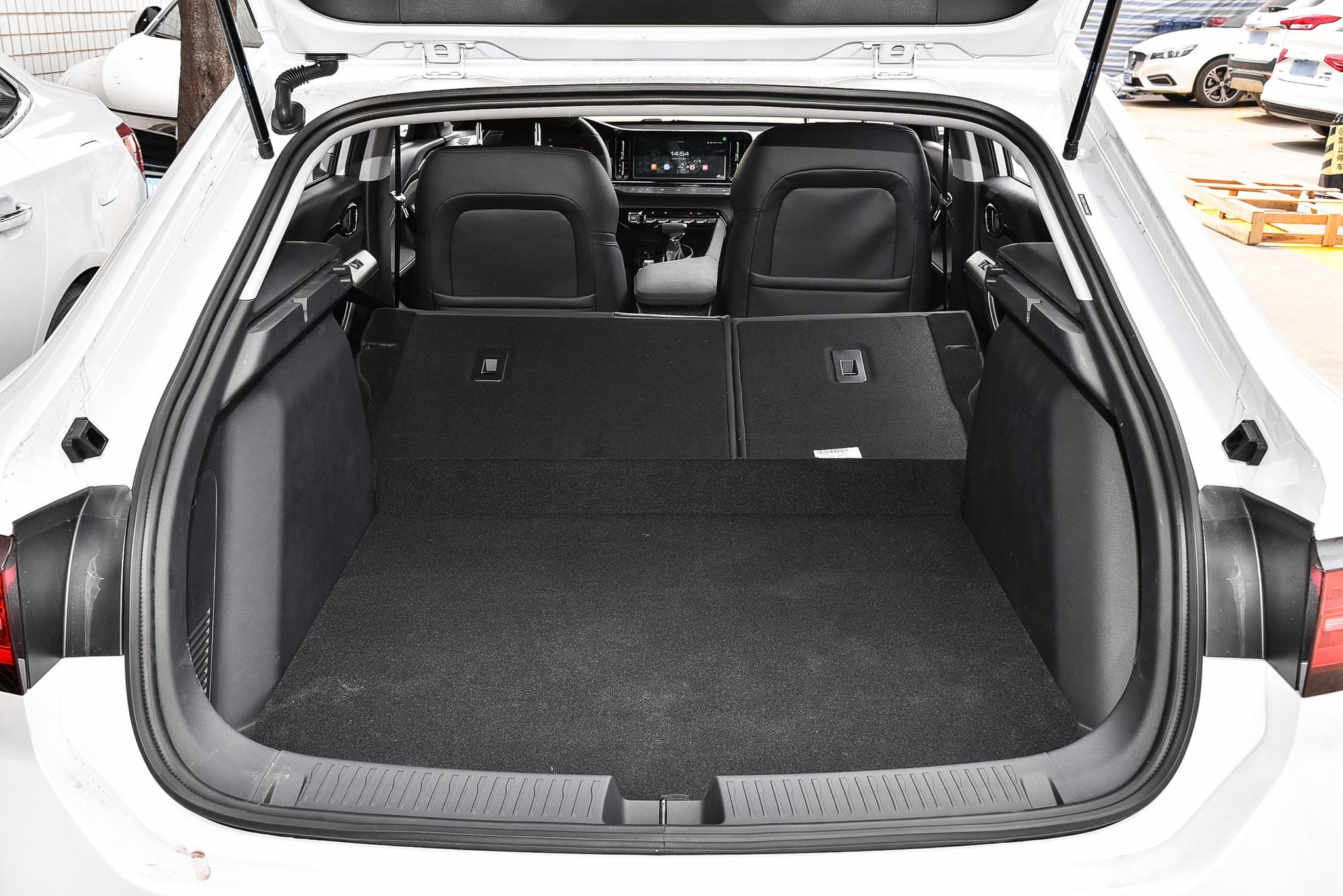 今年买什么车认准这三款准没错,买这4款车动力足油耗低耐开