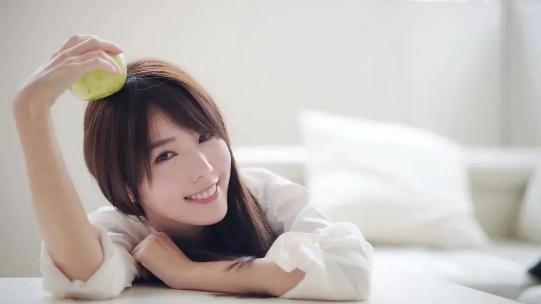 惹女朋友生气了怎么哄句子,女朋友生气不回消息怎么哄