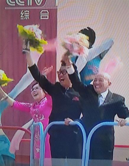 吴京邓超同台,吴京李晨胡军走红毯