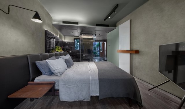 王自如使用手机,王自如早期视频