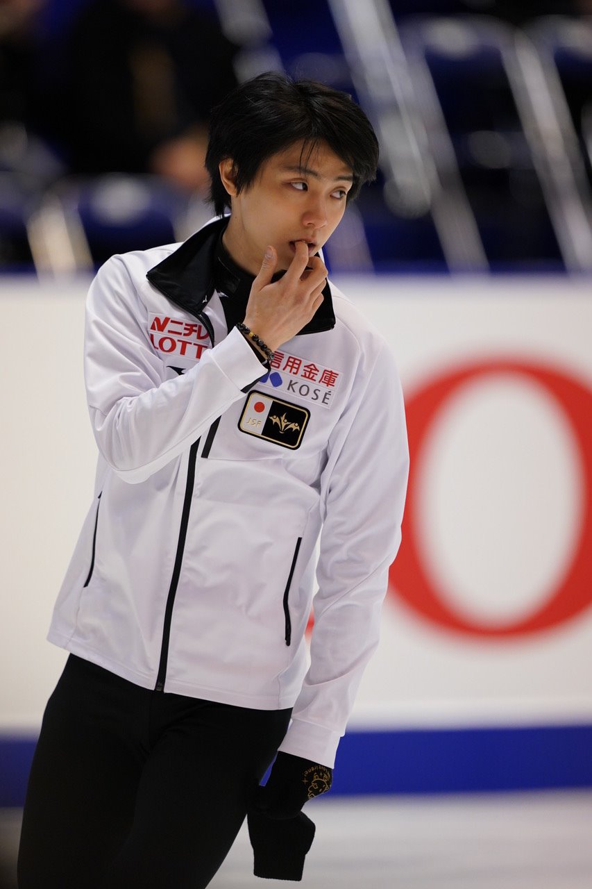 日本选手羽生结弦冰刀,滑冰羽生结弦冰墩墩