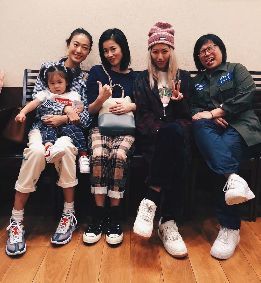 世界第一女版陈冠希,女版陈冠希斜戴帽子网红