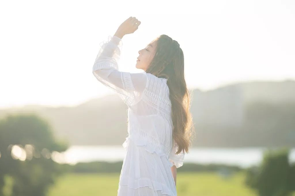 陈绮贞街头接吻后续,陈绮贞分手后新恋情曝光