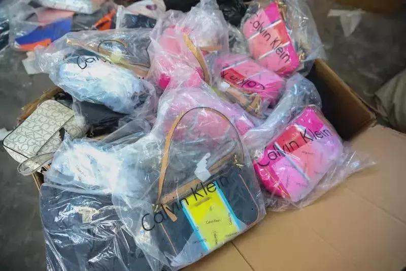 新野警方破获一起售卖假名牌,实拍青岛500多警力突袭诈骗窝点