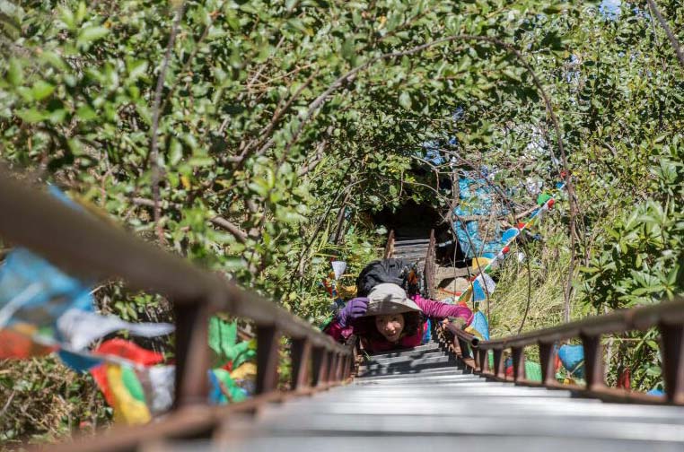 虎跳峡全球十大经典徒步,虎跳峡徒步世界排名