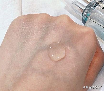 bb霜要怎么涂不会浮粉,bb霜涂不均匀脸上起干皮