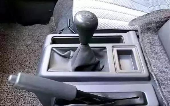 最新款丰田小霸王配置,进口丰田小霸王2.0