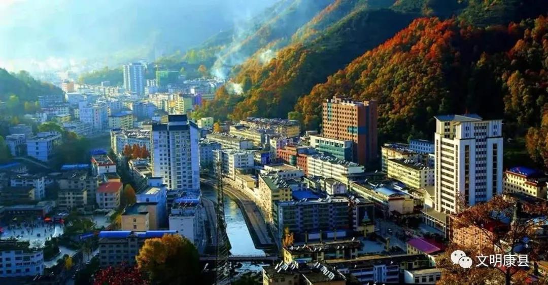 街拍美容师,可爱的街拍美容师