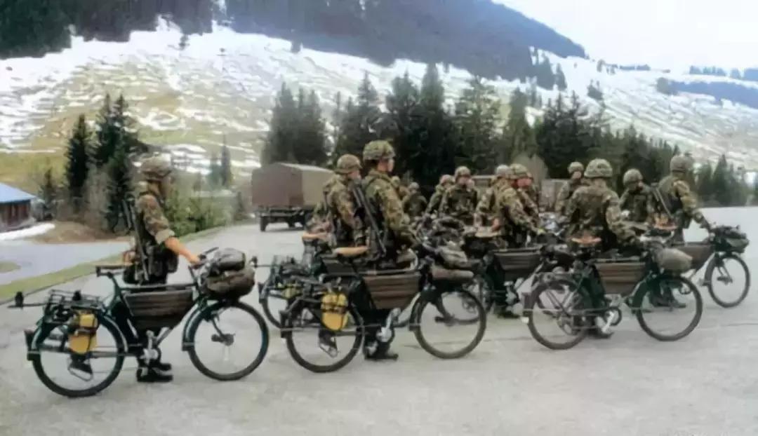 骑自行车耍红缨枪就能cos赵子龙？古代真正的骑马打仗什么样？