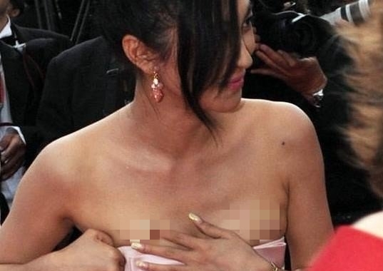 明星遇到哪些尴尬的场面,明星之间有哪些尴尬的事