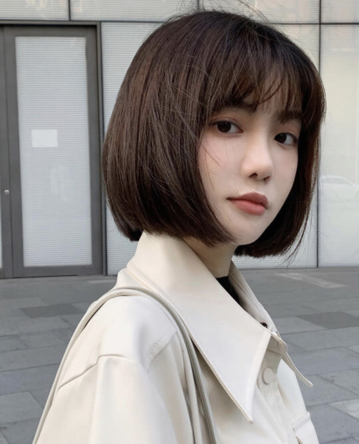 改善方脸脸型提升颜值小技巧,方脸中短发怎么扎好看简单气质