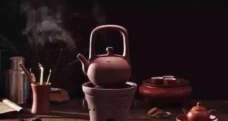 为什么喝茶会出现口干舌燥,为什么喝茶会口干口臭