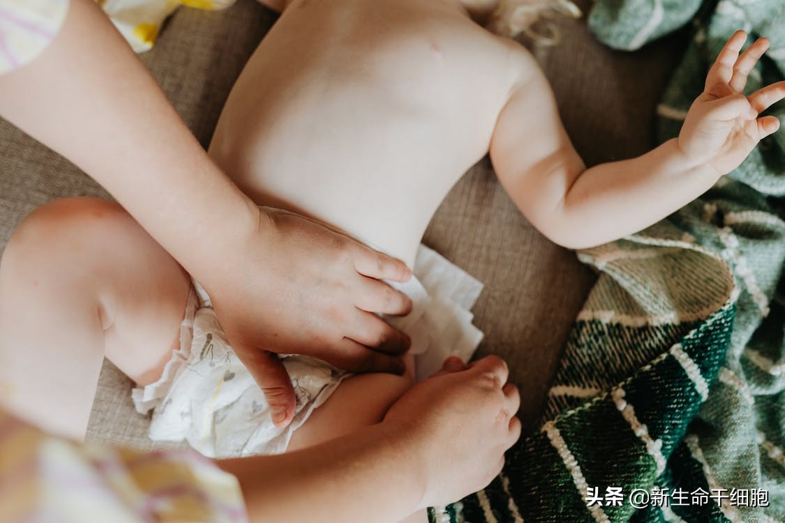 宝宝拉绿色粑粑是什么原因,宝宝拉绿色粑粑怎么回事