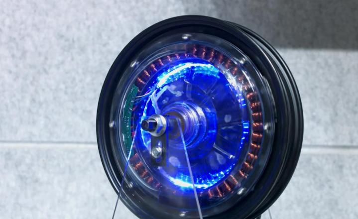 绿源雅迪和爱玛电动车哪个好,速派奇电动车和绿源哪个好