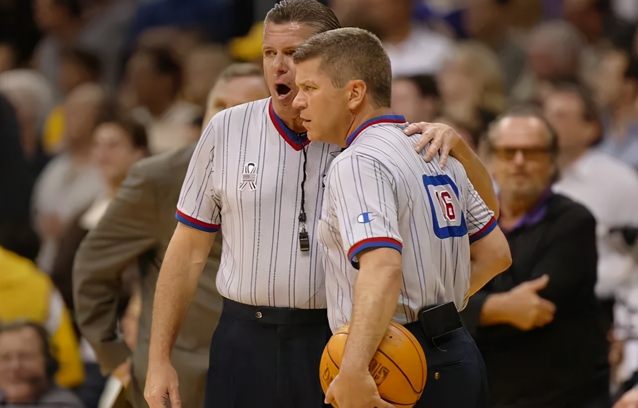 soma步在nba里算走步么,上下步和soma步是走步吗