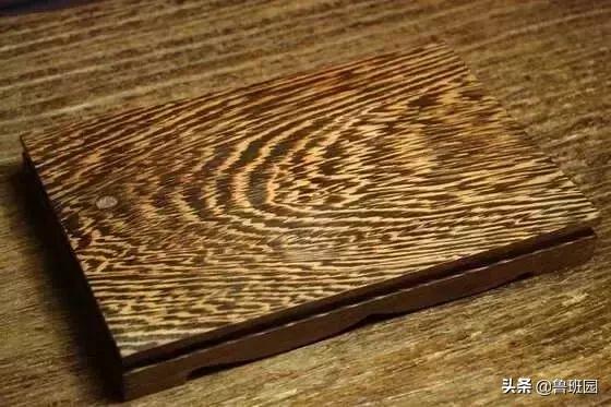 鸡翅木扫帚有何寓意,鸡翅木醒狮寓意