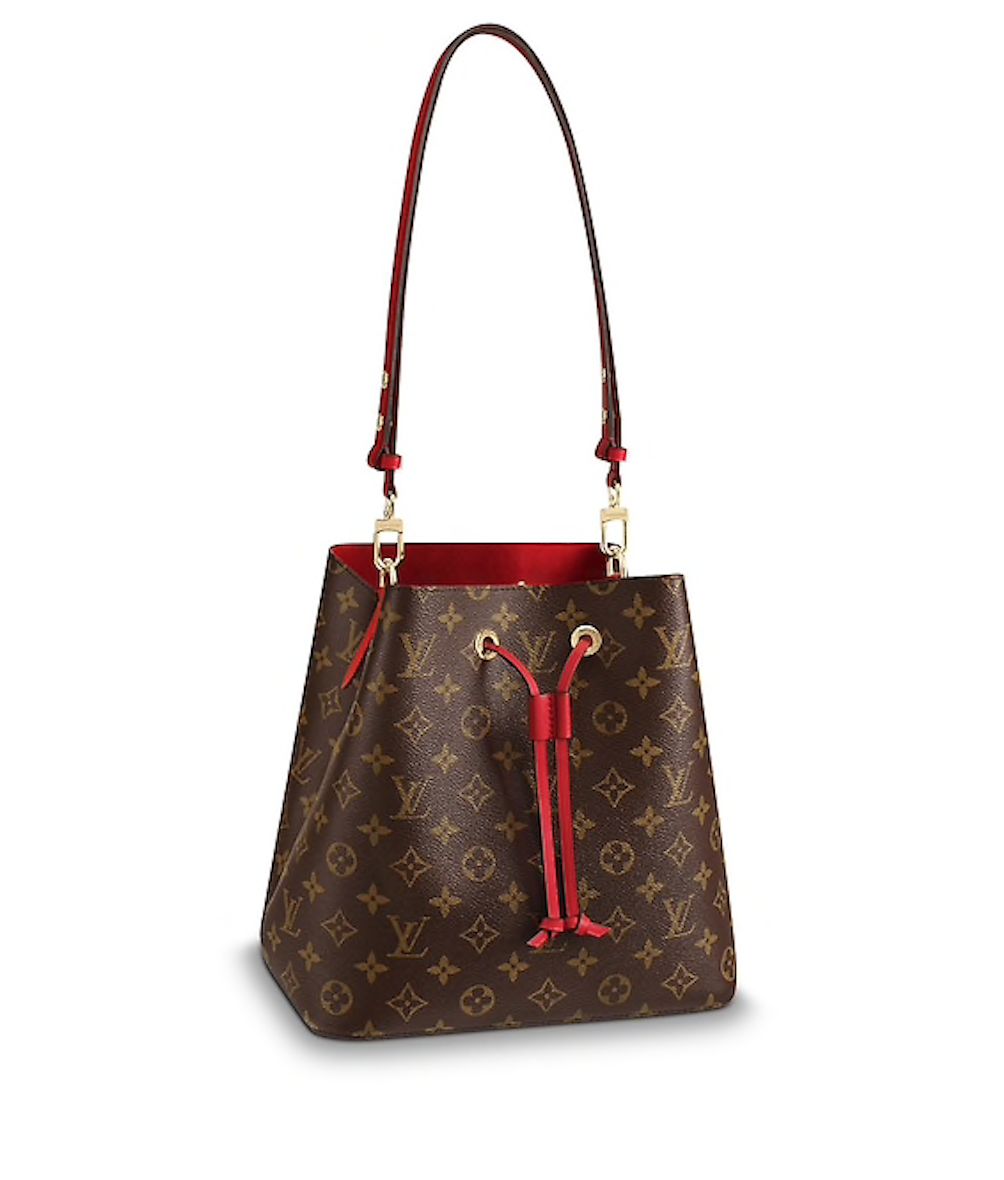 会背奢侈品包包,会背水桶包的人