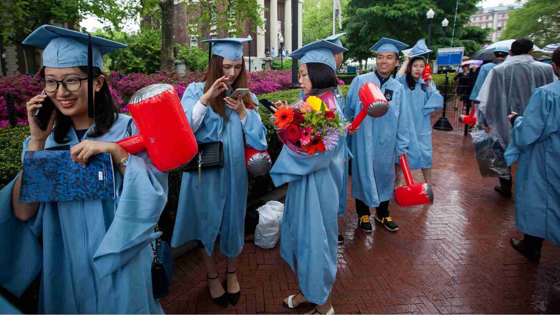 美国拒签中国留学生是美国损失更大,中国则需要加把劲留住人才