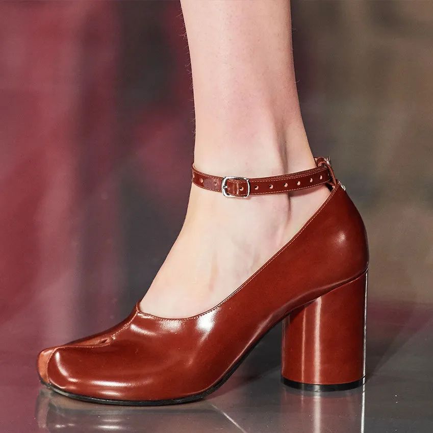 秋季小白鞋百搭款,潮流百搭小白鞋舒适不累脚的皮鞋